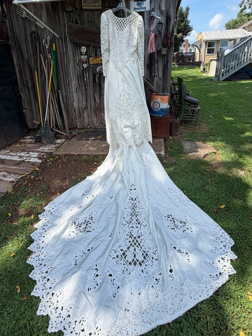 Bonny Lace Long-Sleeve Bridal Dress with Dramatic Train. Elegant. Size 20. Nice